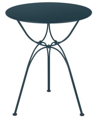 Airloop Tisch Ø 60 cm von Fermob: Runder, petrolfarbener Outdoor-Tisch mit filigranem Metallgestell.